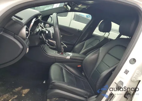 2017 Mercedes-Benz C 300 4Matic из США, поврежденный, VIN 55SWF4KB8HU195758